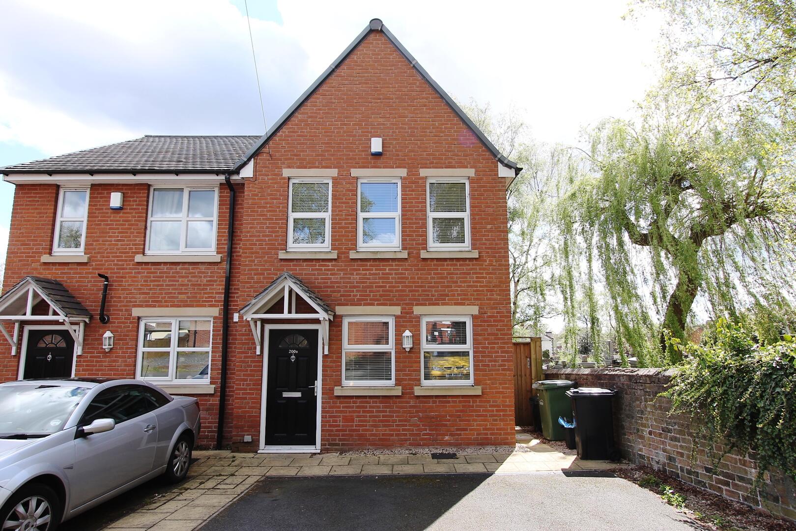 2 bed property in High Street, Brierley Hill